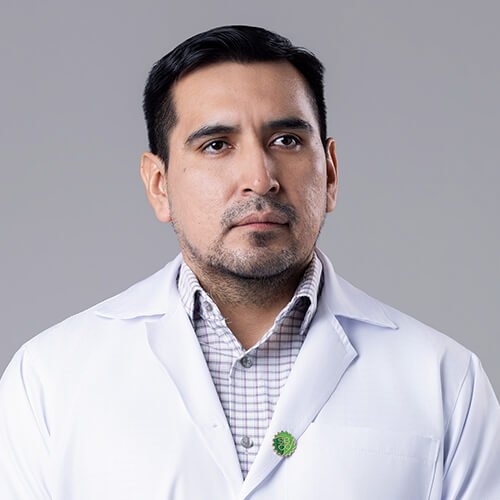 Dr.-Diego-Zambrana-hospital-samar---cirurgia-robótica